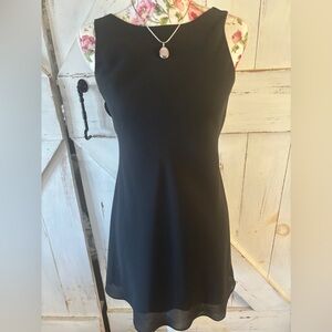 Perfect versatile “little black dress”